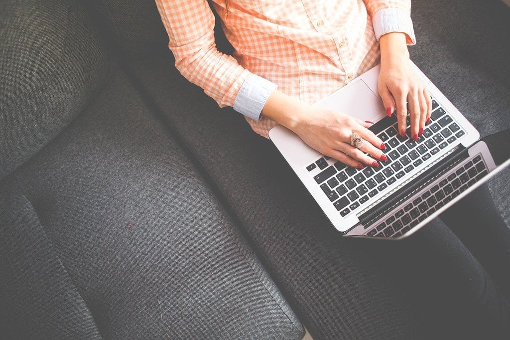 L'impact de l'intelligence artificielle sur la stratégie de contenu moderne